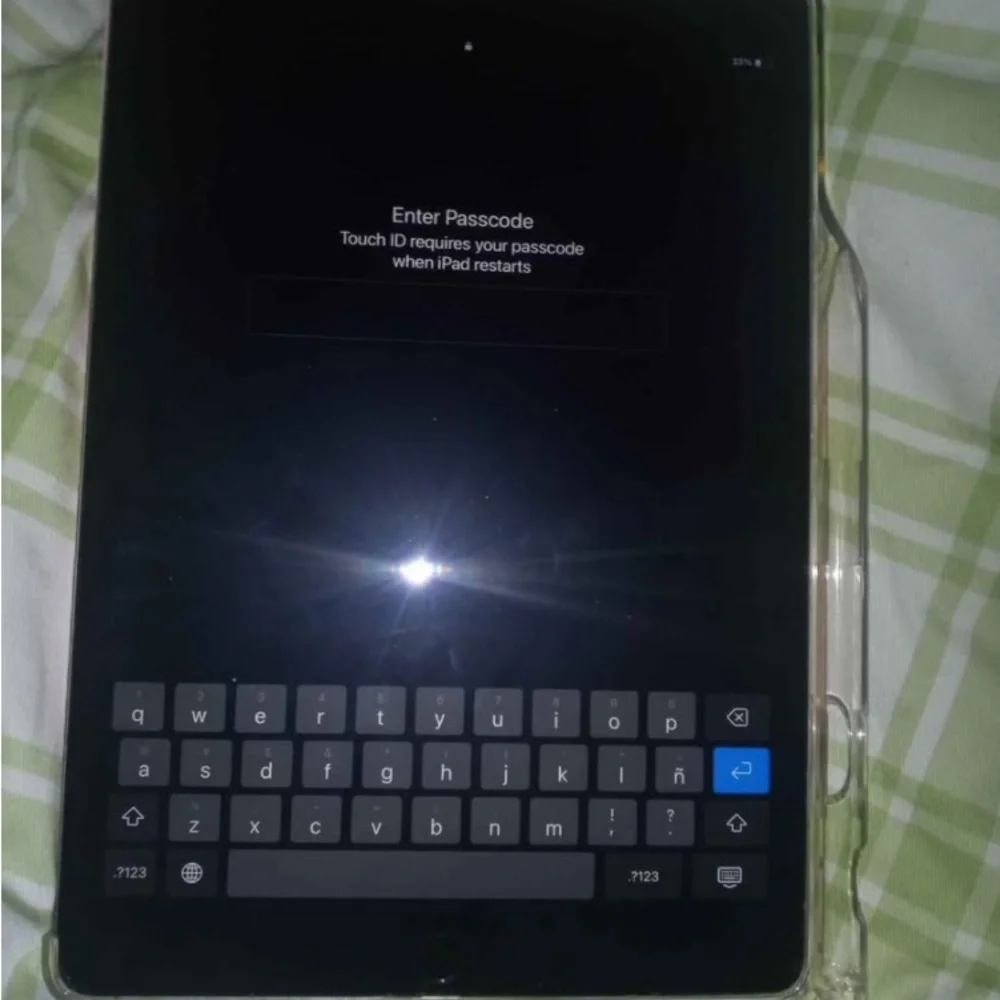 iPad 10.2 (LOCKED)7th generation